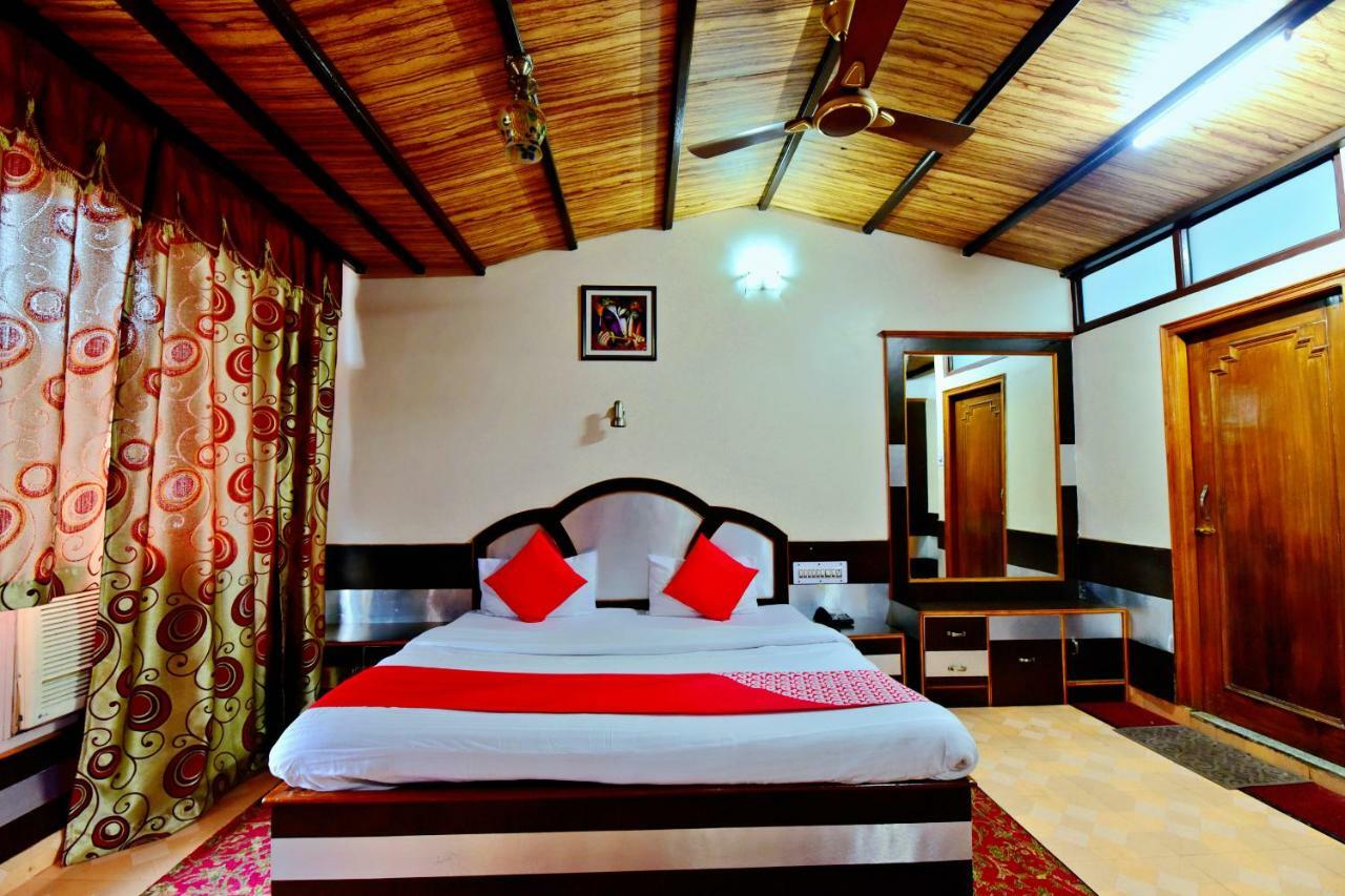 Oyo 26909 Hotel Paras Mandi Kültér fotó