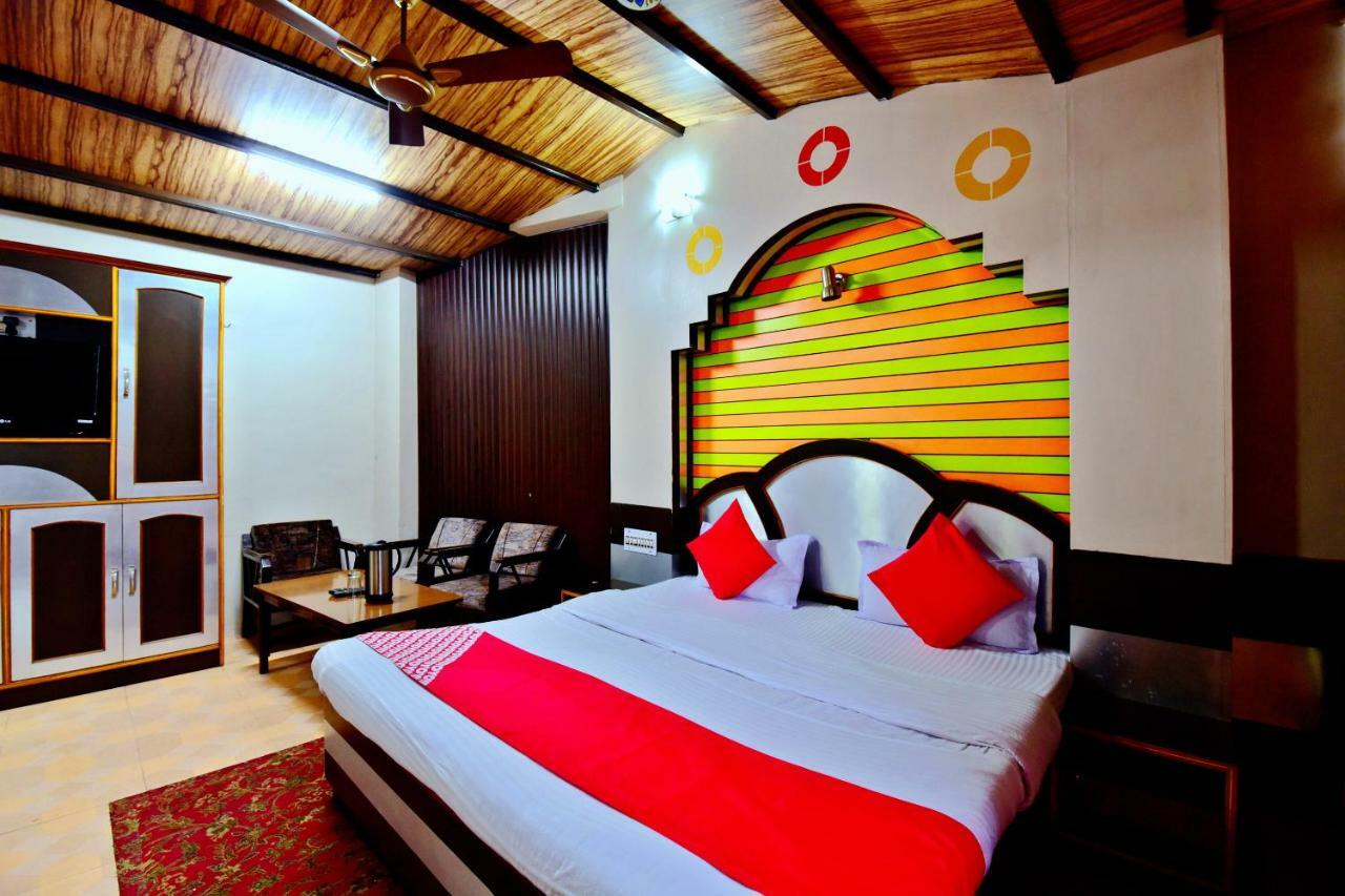 Oyo 26909 Hotel Paras Mandi Kültér fotó