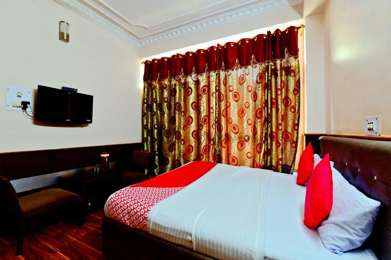 Oyo 26909 Hotel Paras Mandi Kültér fotó