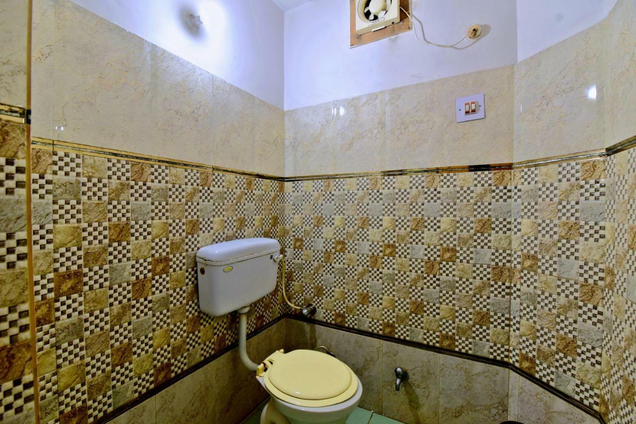 Oyo 26909 Hotel Paras Mandi Kültér fotó