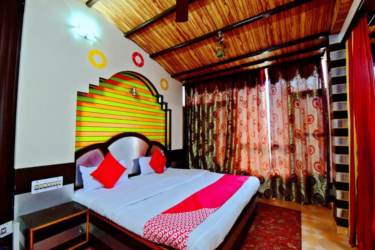 Oyo 26909 Hotel Paras Mandi Kültér fotó