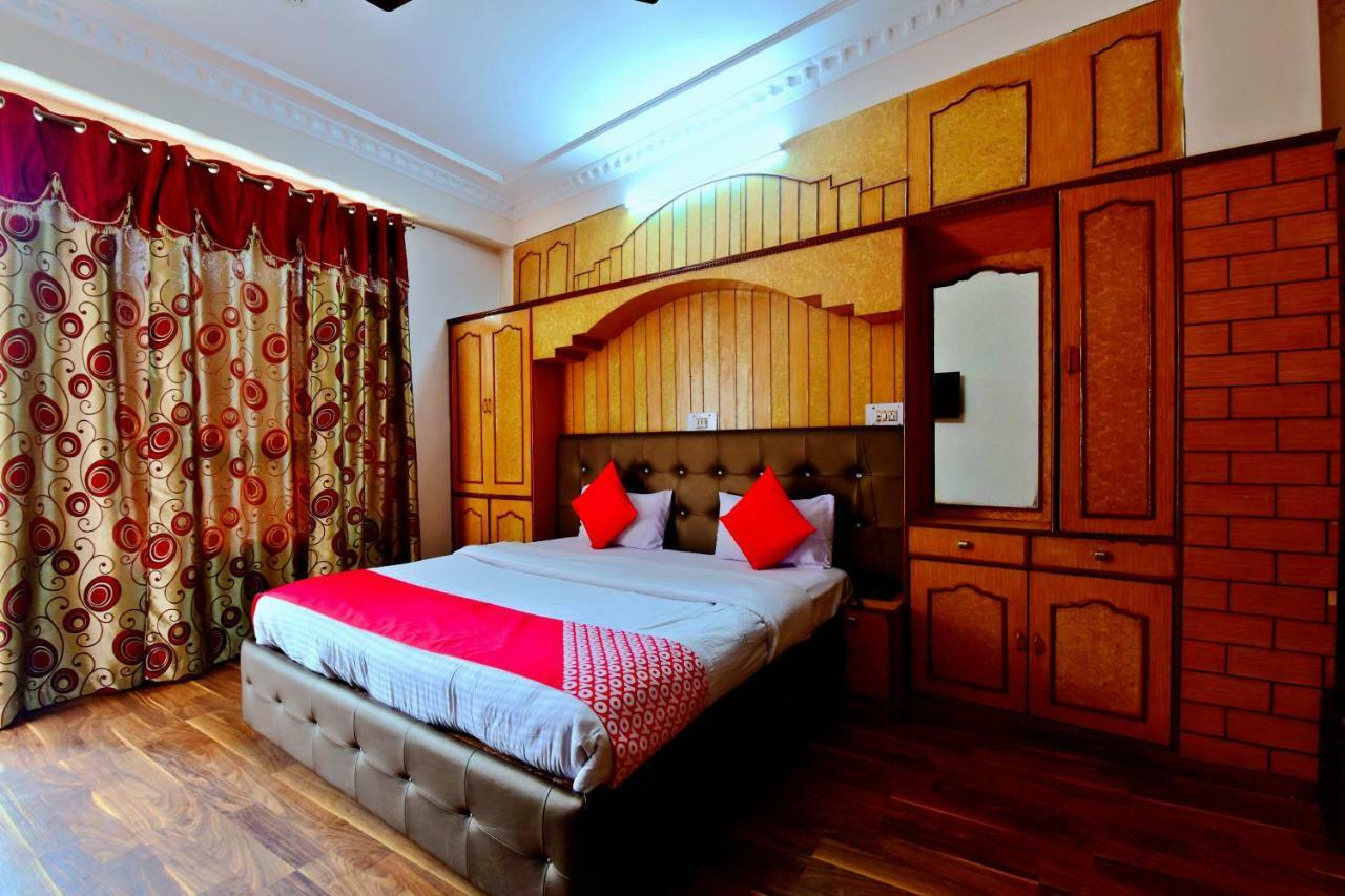 Oyo 26909 Hotel Paras Mandi Kültér fotó